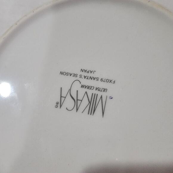 VTG Mikasa SANTA'S SEASON Dogs Round Trinket Box Candy Dish 4.5” Made In Japan - Picture 2 of 3